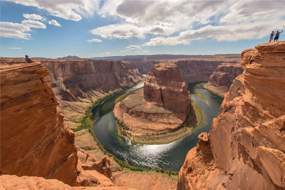 Vista aérea e panorâmica do Horseshoe Bend durante o dia.